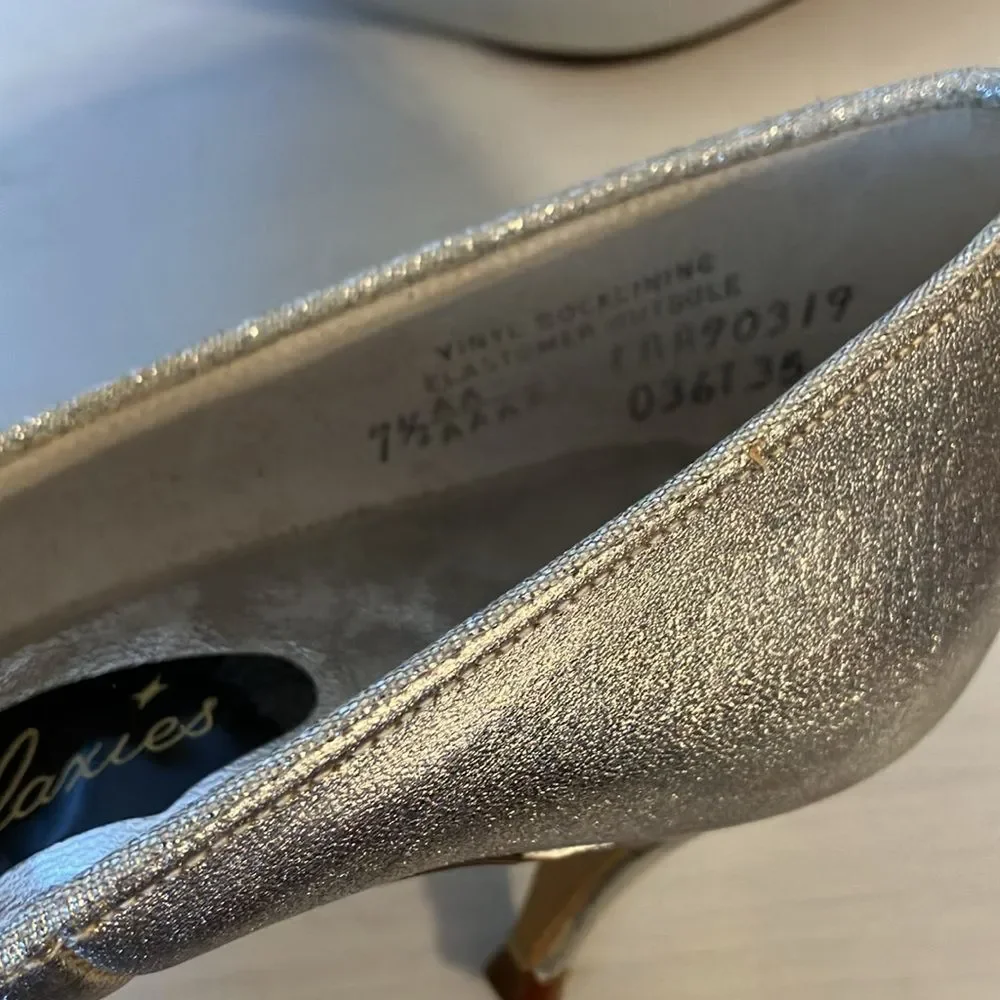 Vintage mid-century silver pumps